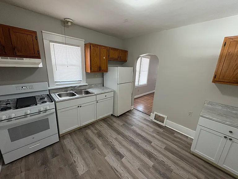 2916 W Meidroth St — Photo 11