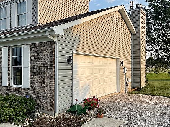 2nd image of 275 Meadowbrook Dr