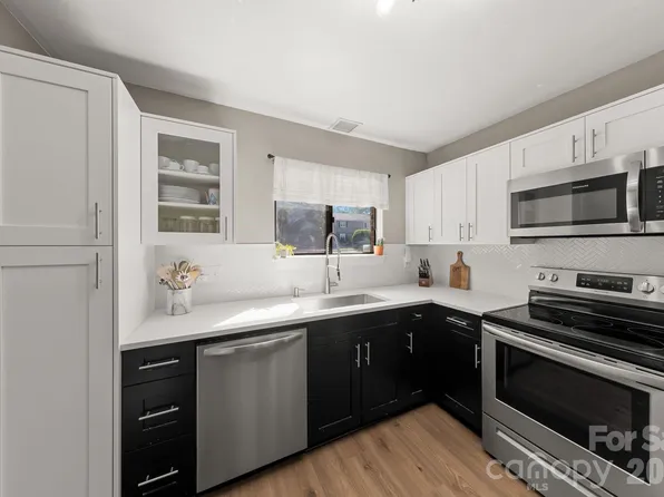 3284 Heathstead Pl APT I, Charlotte, NC 28210