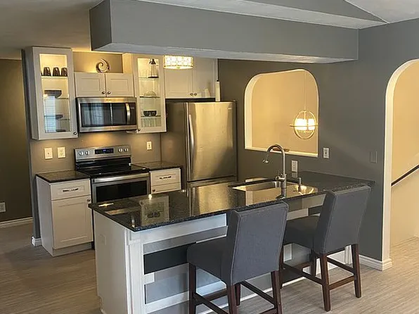 7586 Creek Bnd, Rockford, IL 61114