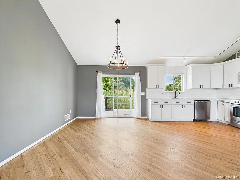 45 Willow St — Photo 8