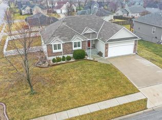 509 Pecan St, Raymore, MO 64083