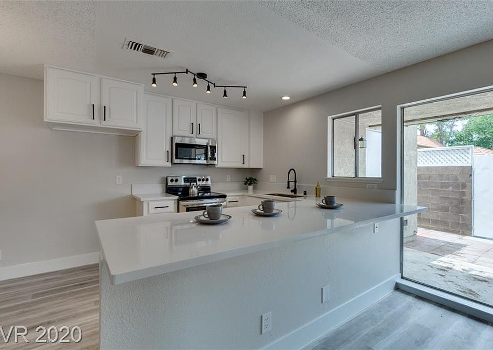 1st image of 2439 Paradise Village Way