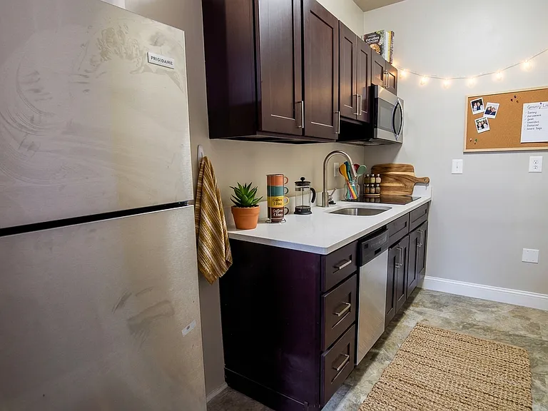 3909 Pine St #2F — Photo 2