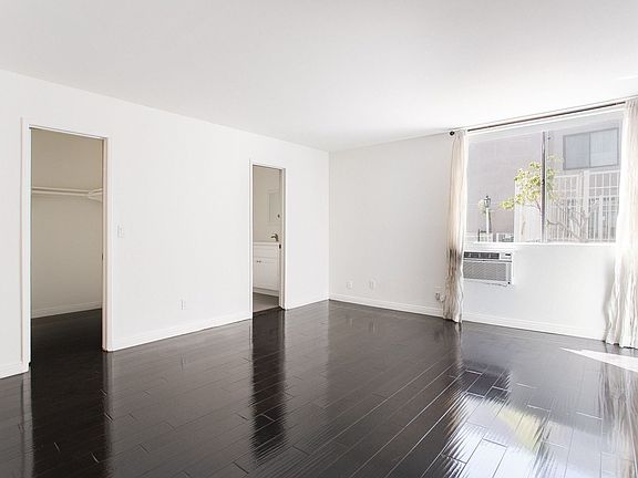 5th image of 724 N West Knoll Dr #110