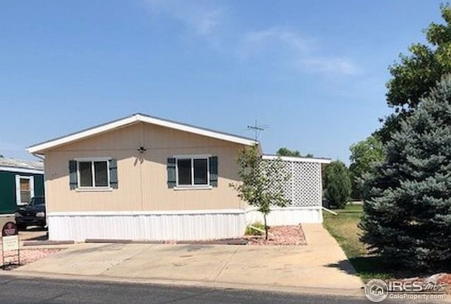 Beautiful remodeled home with a Sun-Porch!