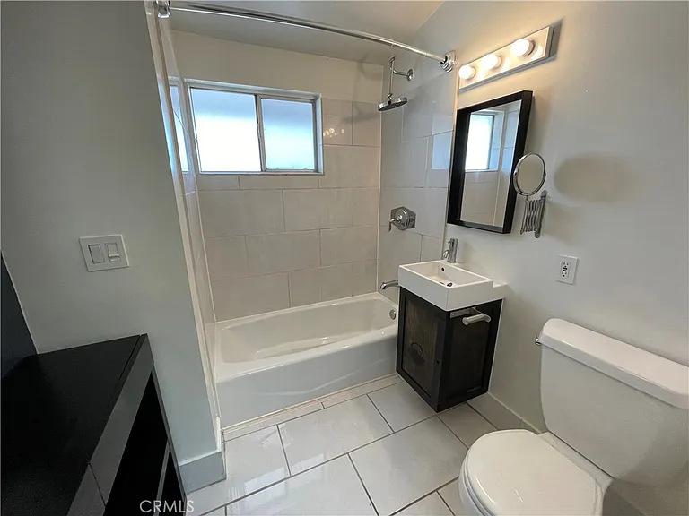 4040 Grand View Blvd #19 — Photo 12