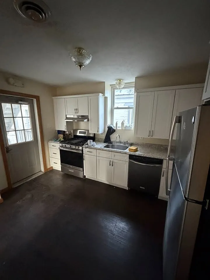 2 bed, 750 sqft, $875 — Photo 2