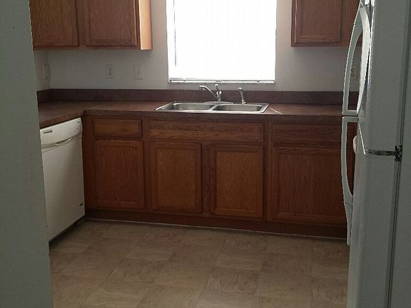 4th image of 11 Red Barn Dr