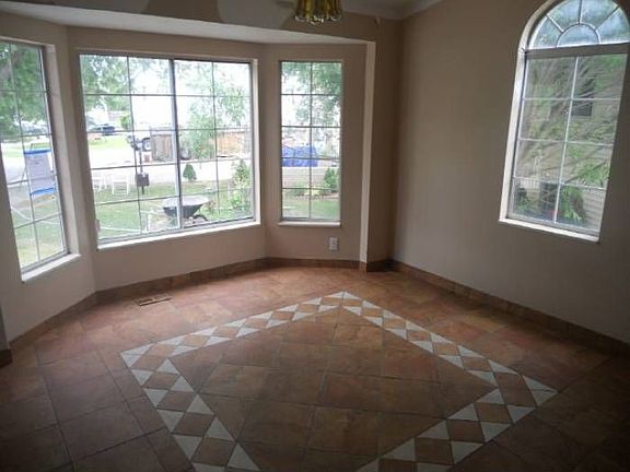 4th image of 3060 S Hadley Ct