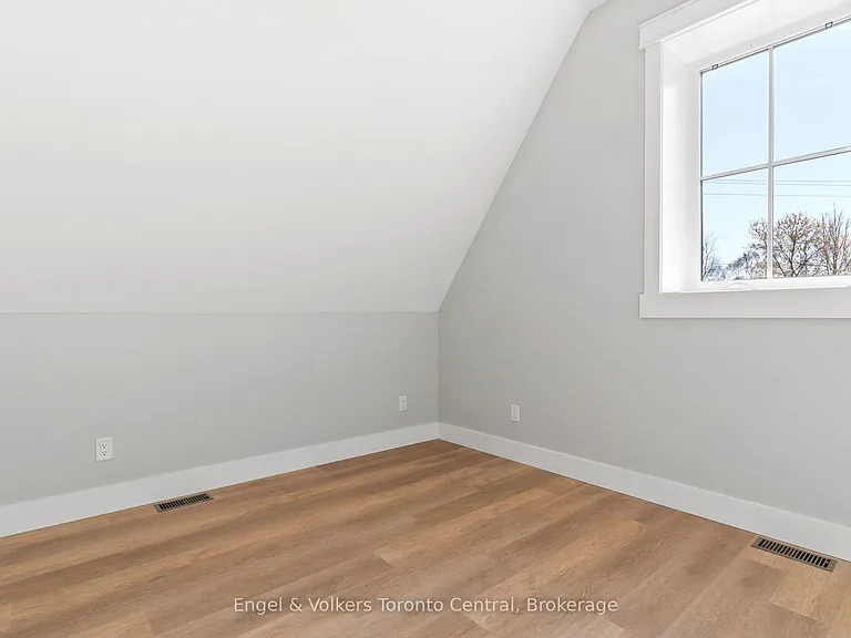 57 Crawford St — Photo 18