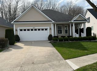 3952 Hillsdale Dr, Auburn Hills, MI 48326