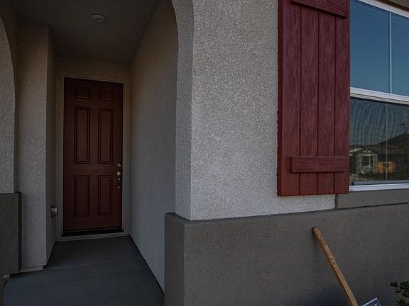 4th image of 610 Estancia Street