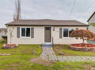 735 N Log Cabin St, Independence, OR 97351