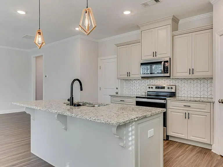540 Vinings Dr — Photo 18