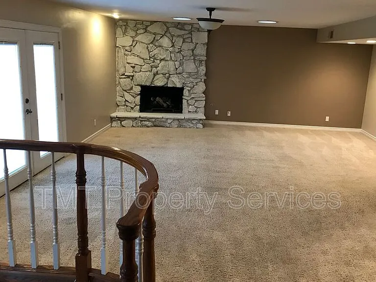 485 Meadowbrook Dr — Photo 10