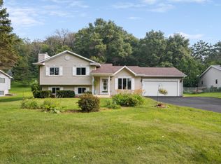 90 W Wood Ridge Dr, River Falls, WI 54022