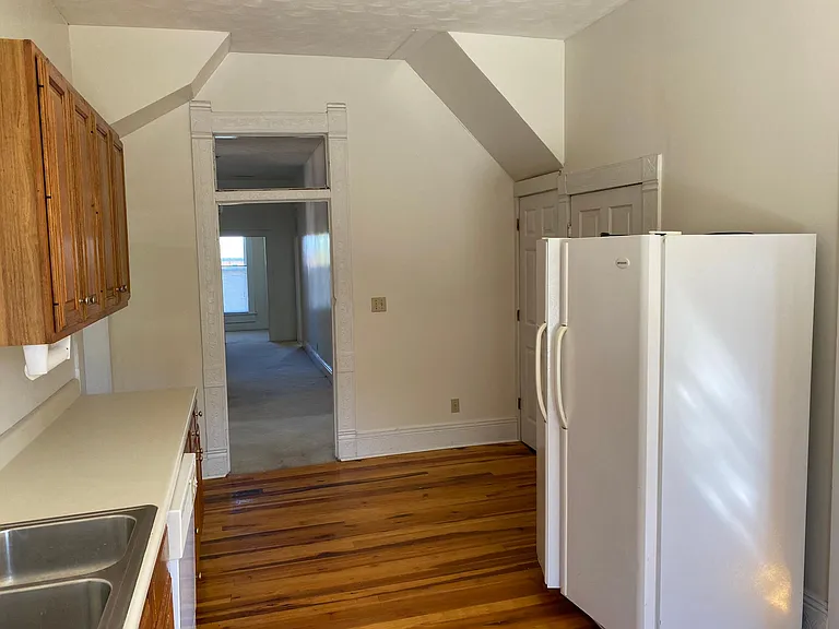 131 E 10th Ave #2 — Photo 6