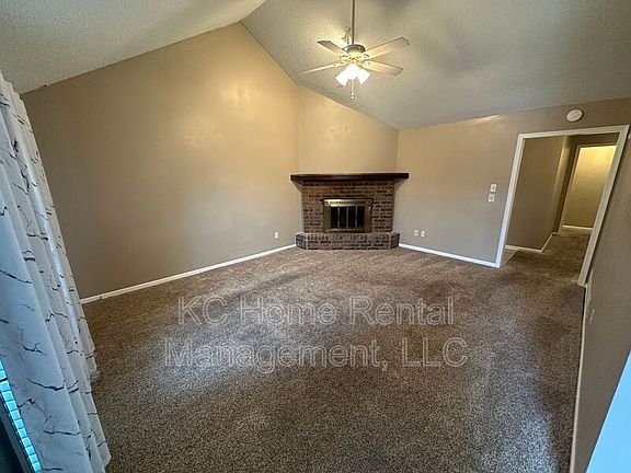 5th image of 308 NE Independence Ave APT A