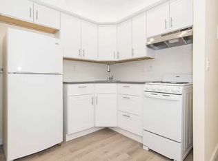 26-27 28th St #D2, Astoria, NY 11102