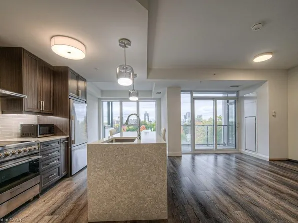 500 Brock Ave #705, Burlington, ON L7S 1M8