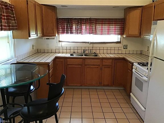 5th image of 1188 Beardsley St