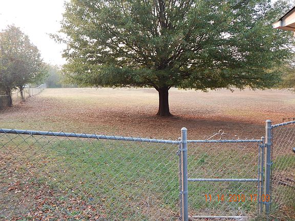 3rd image of 434 Woodfield Dr