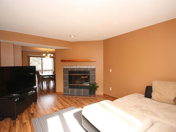 3rd image of 12 Westchester Sq