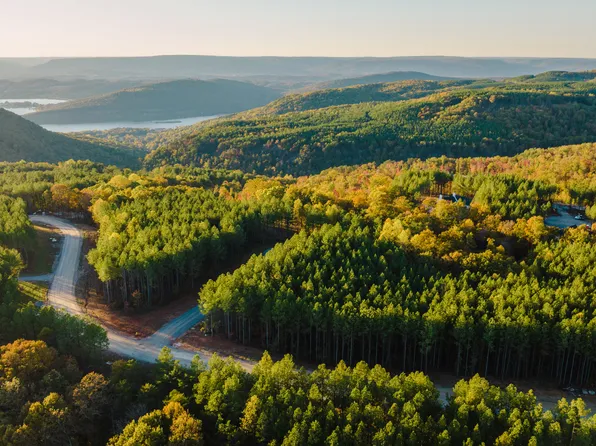 1147 Topo Dr, Guild, TN 37340