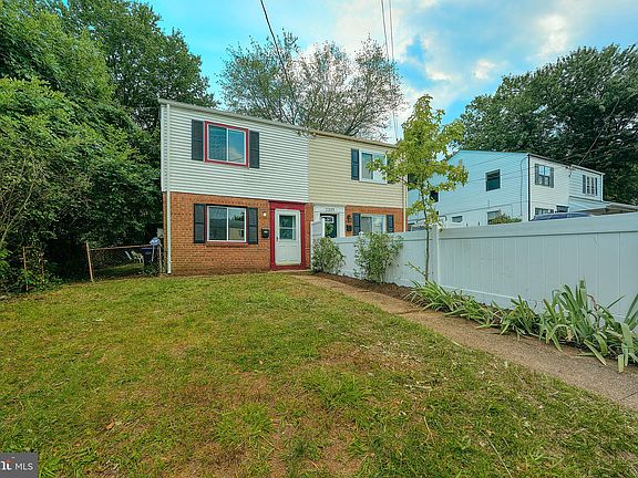 2nd image of 2337 Fairview Ter