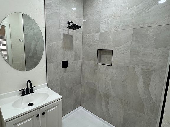5th image of 437 N Redington St #1B