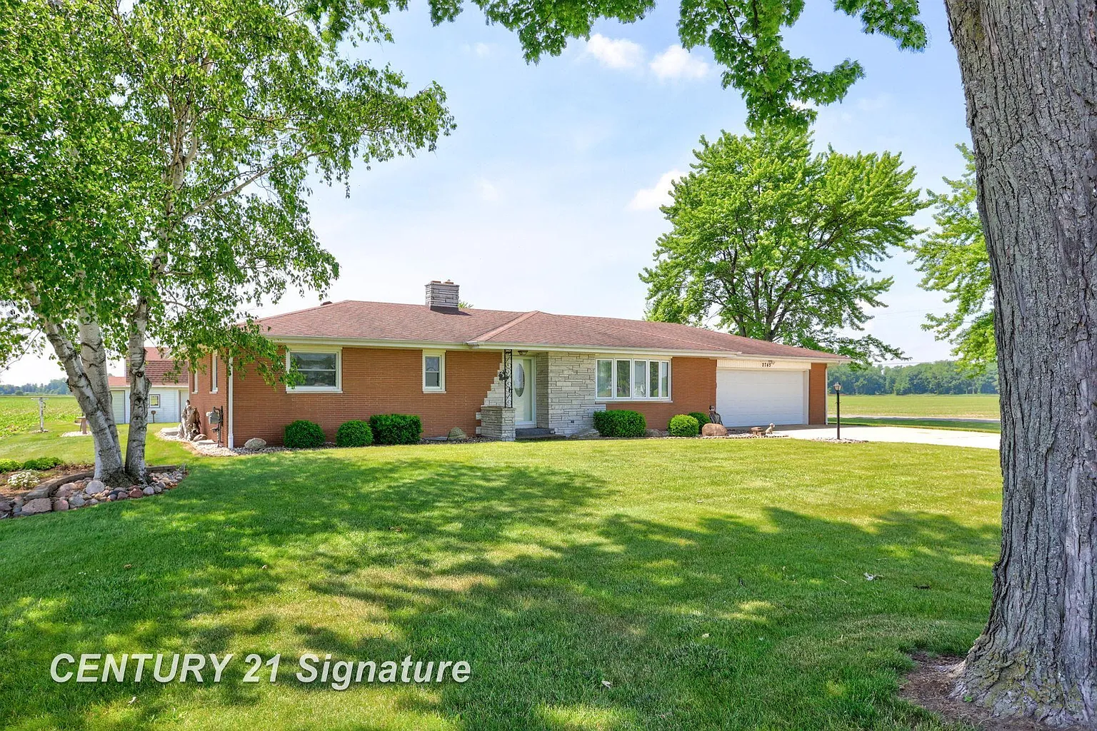 2745 W Moore Rd photo 1