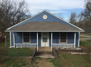 623 N Division St, Guthrie, OK 73044