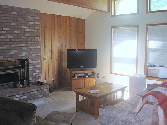 5th image of 1300 Lassen View Dr