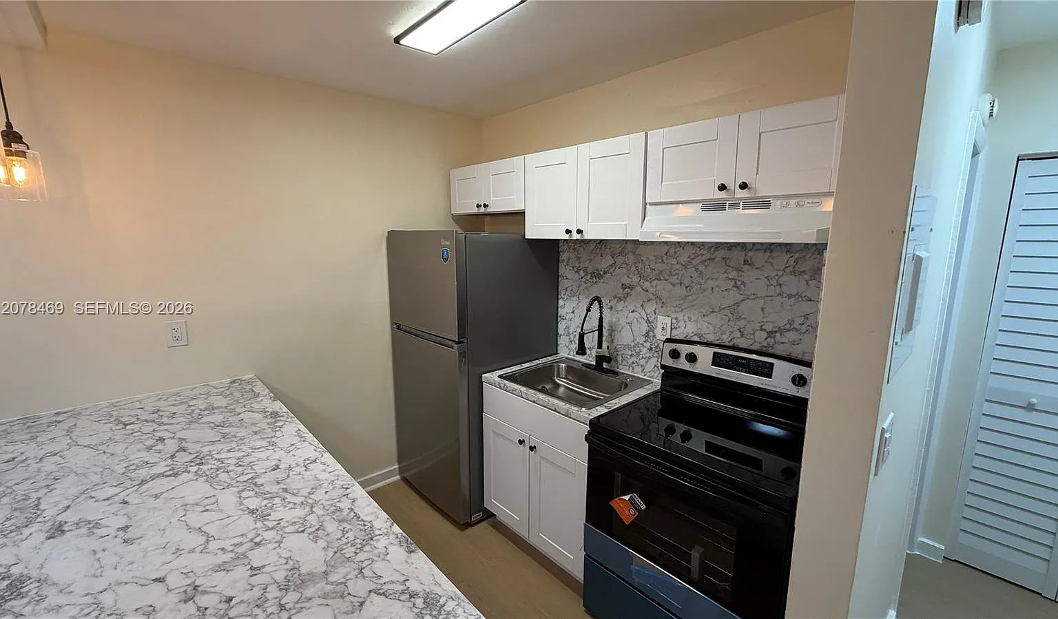 New World Condo Apts Iii — Photo 1