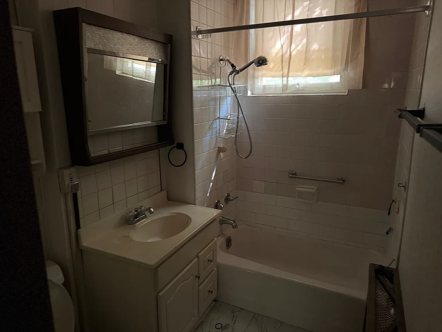 2 bed, 1100 sqft, $1,250 — Photo 2