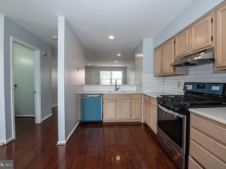 1216 Ogden St — Photo 13