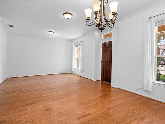 5th image of 6914 Grants Hollow Ln