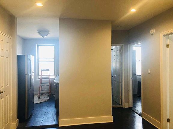 4th image of 2021 E 41st St APT 6A