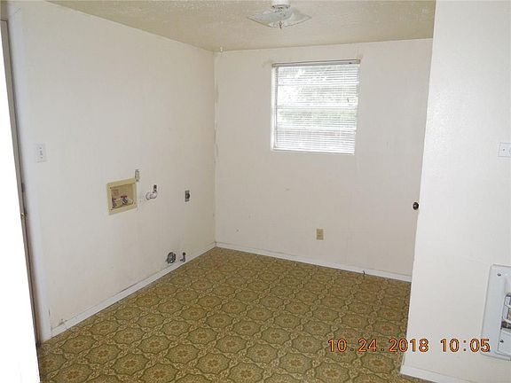 5th image of 517 E Conner St