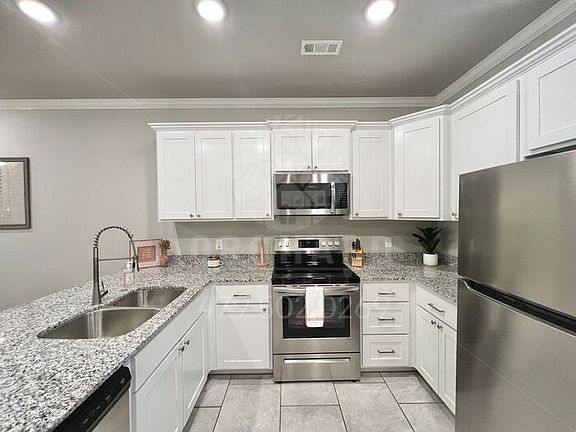 5th image of 338 N Syracuse Ave #B