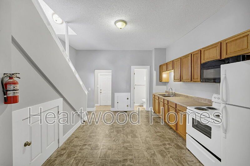 1st image of 117 Church St