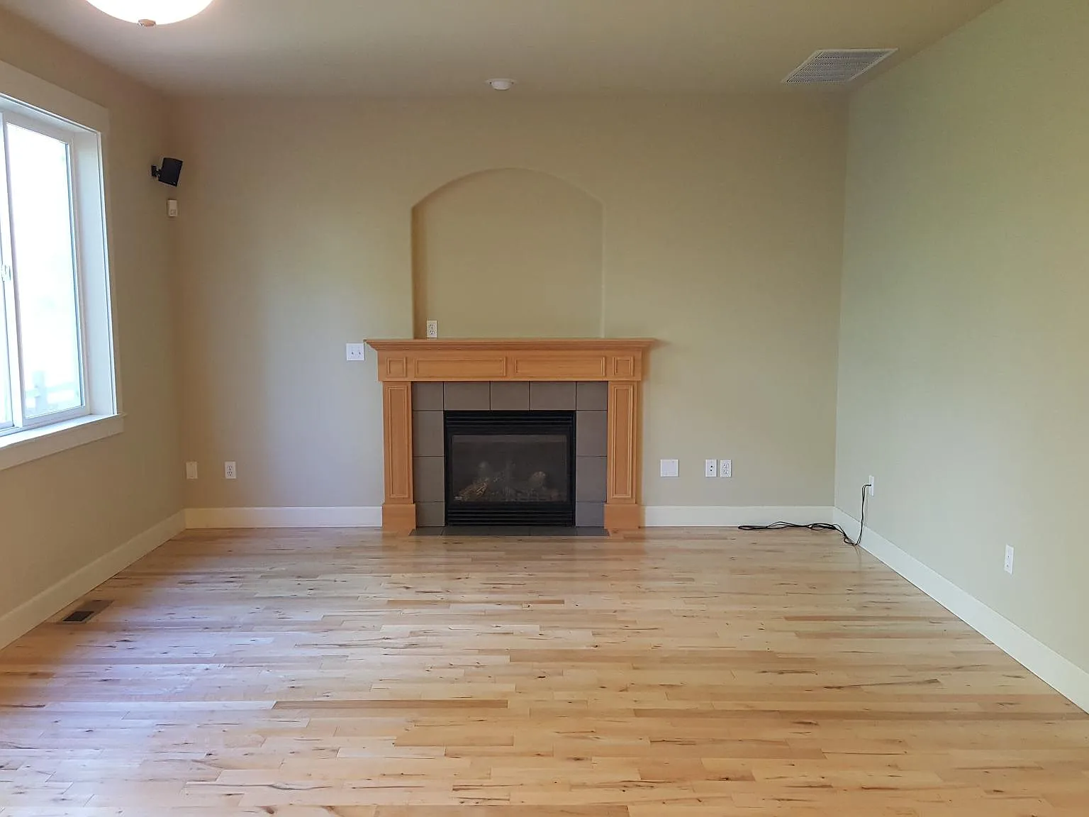 4 bed, 2.5 bath, 2382 sqft, $3,795 — Photo 4