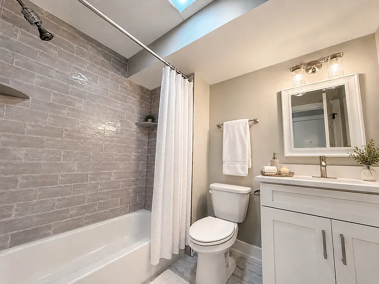 809 N 17th St #2 — Photo 15