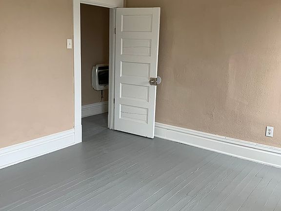 3rd image of 1100 Lynn St #811