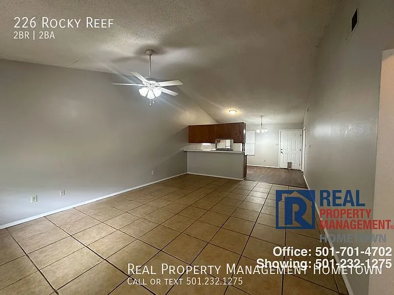 226 Rockyreef Cir — Photo 2