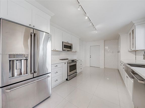 3rd image of 9380 SW 174th St