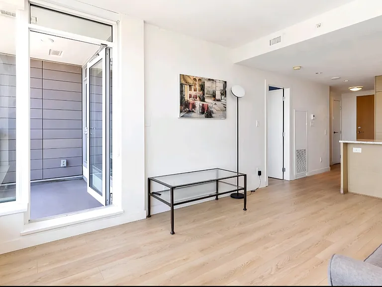 4083 Cambie St #710 — Photo 3