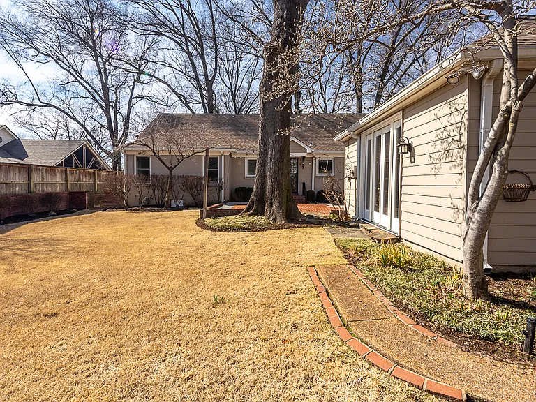 500 Colonial Rd — Photo 35