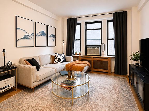 3rd image of 106 W 69th St APT 5D
